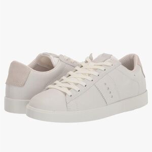 Ecco Street Light Sneaker in white Size 40